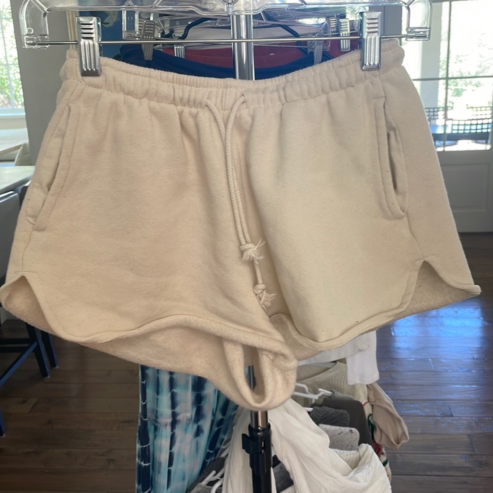 BRANDY MELVILLE SHORTS